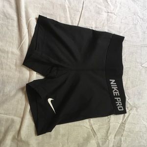 Black Nike Pro
